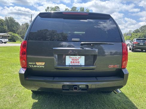 Used 2011 GMC Yukon SLT w/ Regional Value Package image 4