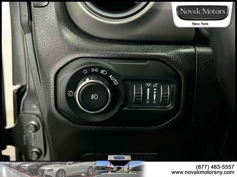 Used 2022 Jeep Wrangler Unlimited Sport AWD/4WD image 19