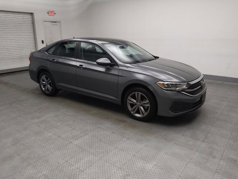 Used 2024 Volkswagen Jetta SE FWD image 11