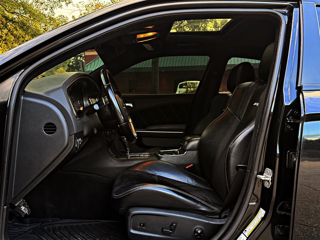 Used 2012 Dodge Charger SRT8 w/ Adaptive Cruise Control Group RWD image 9