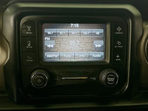 Used 2019 Jeep Wrangler Unlimited Sport S AWD/4WD image 16