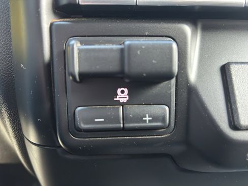 Used 2023 Chevrolet Silverado 2500 LT AWD/4WD image 21
