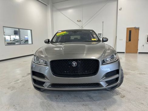 Used 2020 Jaguar F-PACE Premium image 5