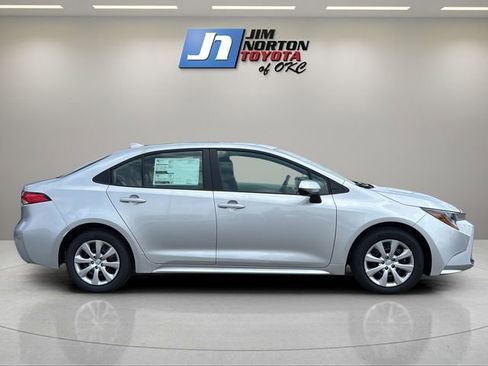 New 2026 Toyota Corolla LE FWD image 4