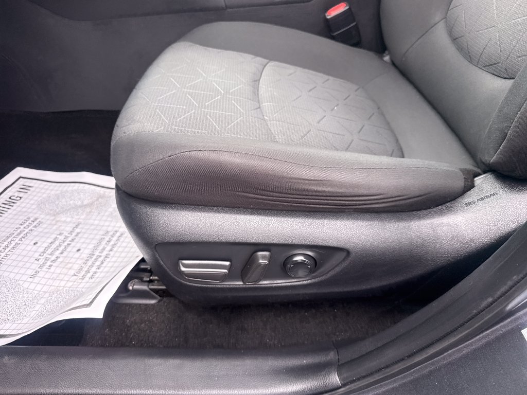Used 2020 Toyota RAV4 XLE w/ Convenience Package AWD/4WD image 27