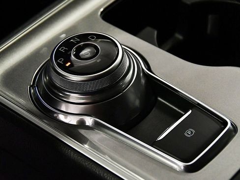 Used 2024 Ford Edge SEL w/ Convenience Package image 24