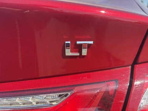 Used 2020 Chevrolet Malibu LT image 11