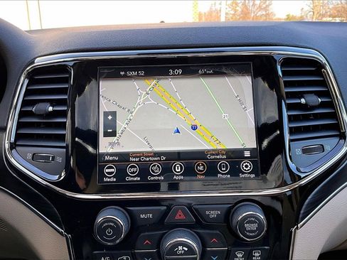 Used 2022 Jeep Grand Cherokee Limited w/ Trailer Tow Group IV image 13