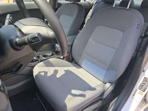 Used 2017 Kia Forte LX FWD image 17