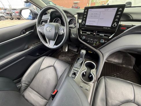 Used 2024 Toyota Camry XLE FWD image 3