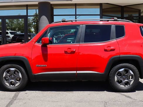 Used 2018 Jeep Renegade Latitude FWD image 8