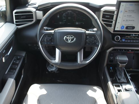 Used 2025 Toyota Sequoia Limited AWD/4WD image 5