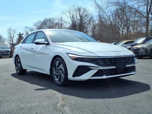 Certified 2024 Hyundai Elantra Limited image 7