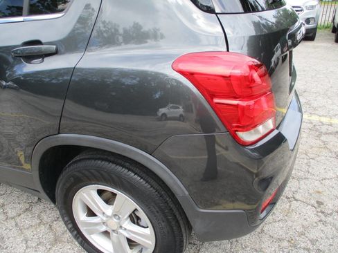 Used 2018 Chevrolet Trax LT AWD/4WD image 15