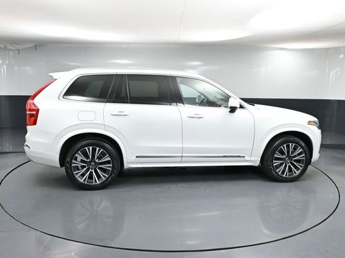 Used 2022 Volvo XC90 T8 Inscription Expression w/ Climate Package image 4