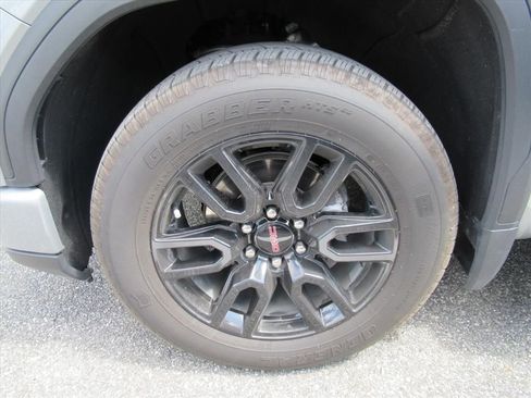 Used 2024 GMC Sierra 1500 Elevation w/ LPO, Elevation Black Package RWD image 5