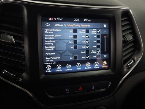 Used 2021 Jeep Cherokee Latitude Lux w/ Sun & Sound Group image 26