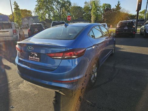 Used 2017 Hyundai Elantra SE FWD image 11