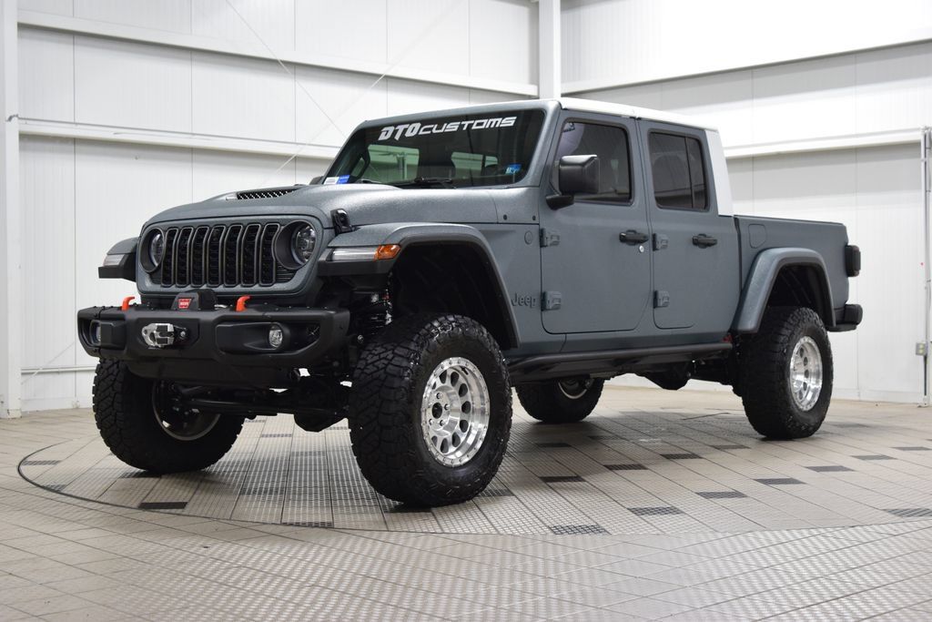 Used 2026 Jeep Gladiator Mojave AWD/4WD image 3