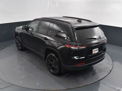 New 2025 Jeep Grand Cherokee Altitude image 44