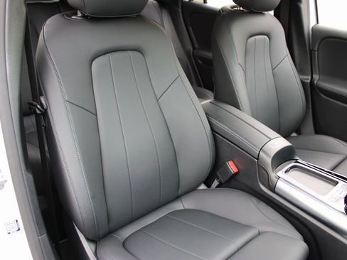 Used 2024 Mercedes-Benz GLA 250 image 13