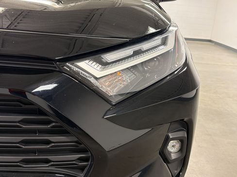 Used 2025 Toyota RAV4 XLE Premium FWD image 9
