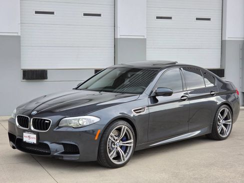 Used 2013 BMW M5 RWD image 4