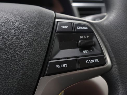 Used 2018 Hyundai Elantra SE FWD image 15