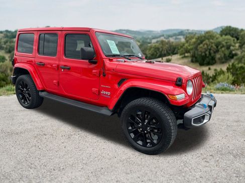 Used 2022 Jeep Wrangler Unlimited Sahara w/ Cold Weather Group AWD/4WD image 1