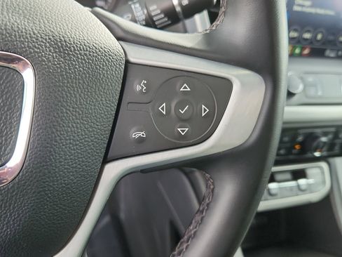 Used 2023 GMC Acadia SLT image 24