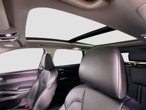 Used 2024 Kia Sorento EX w/ Panoramic Sunroof Package FWD image 27