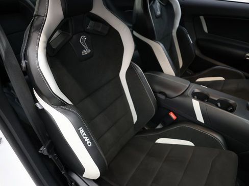 Used 2022 Ford Mustang Shelby GT500 w/ Technology Package image 72