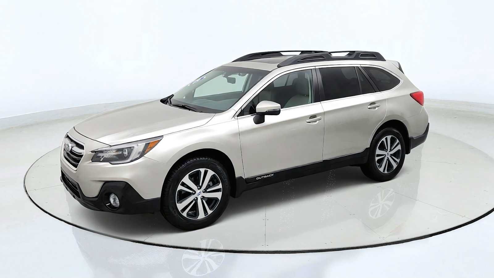 Used 2019 Subaru Outback 3.6R Limited w/ Popular Package #2 AWD/4WD image 4