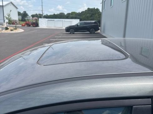 Used 2025 Hyundai Elantra SEL FWD image 5