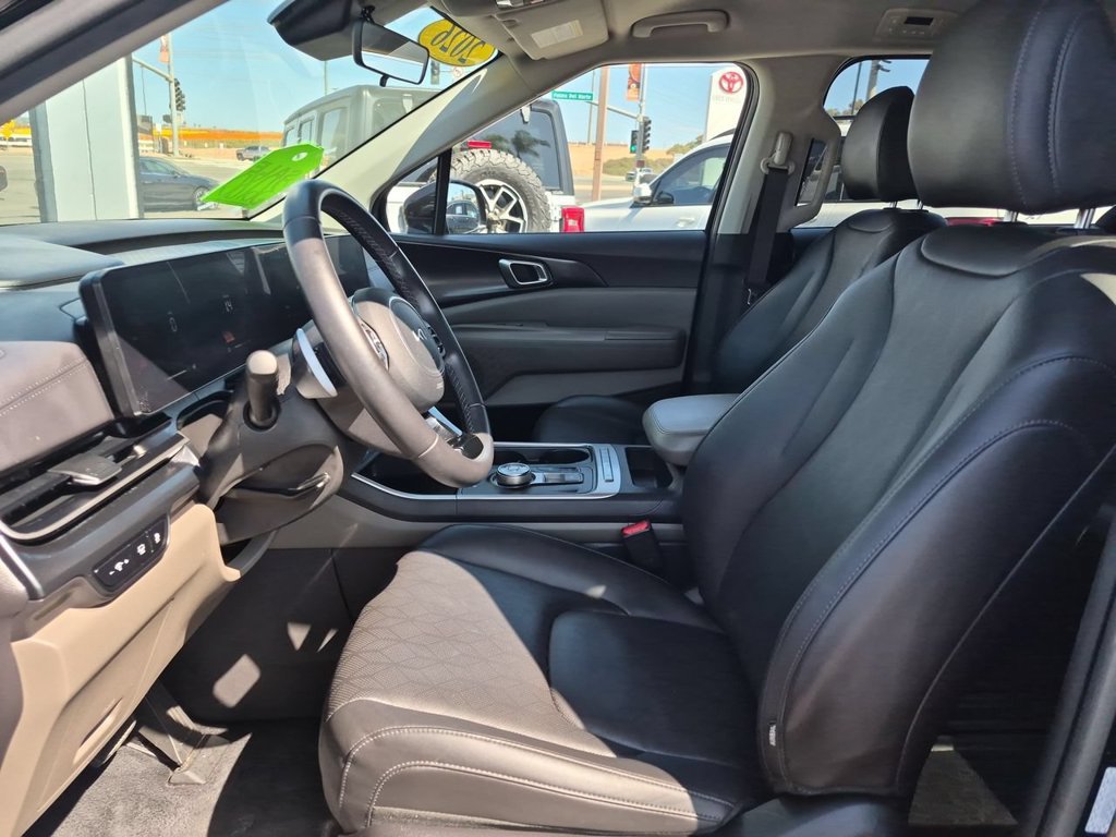 Certified 2026 Kia Carnival LXS FWD image 19