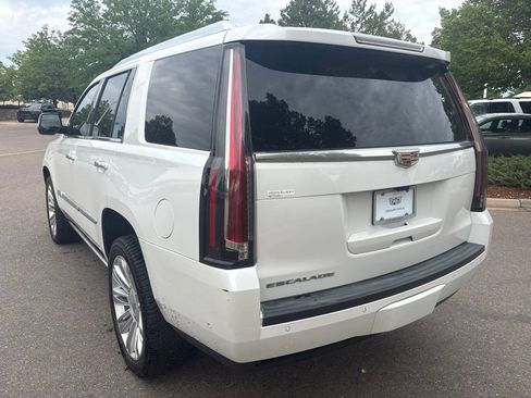 Used 2018 Cadillac Escalade Platinum AWD/4WD image 3