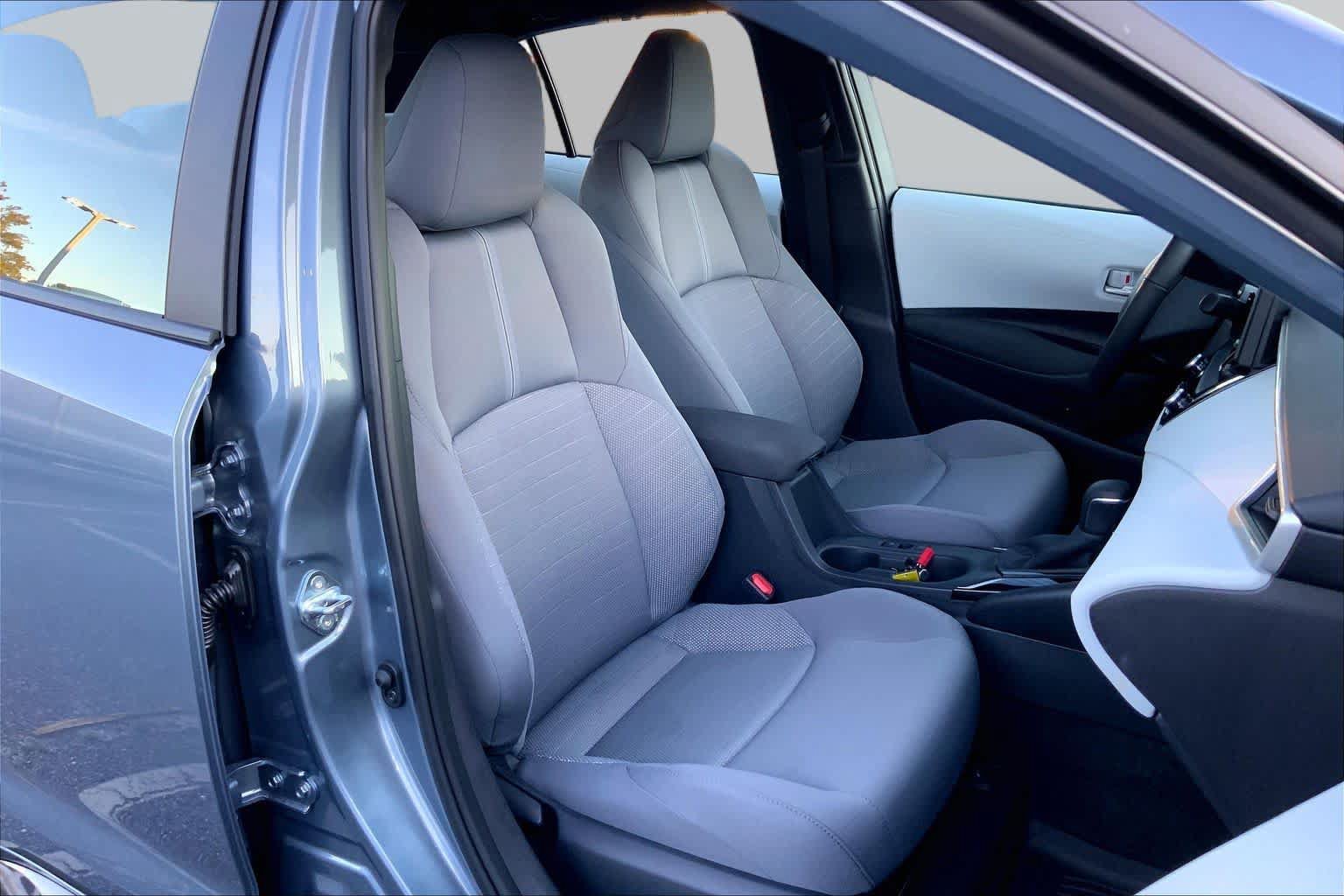 Used 2026 Toyota Corolla SE FWD image 8