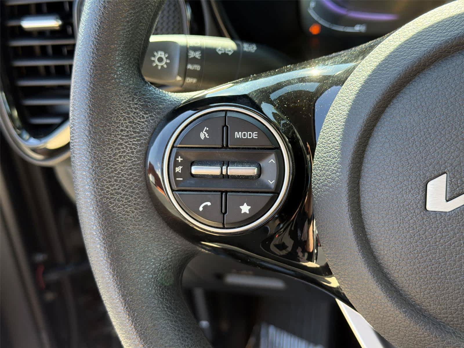 Used 2023 Kia Soul S FWD image 34