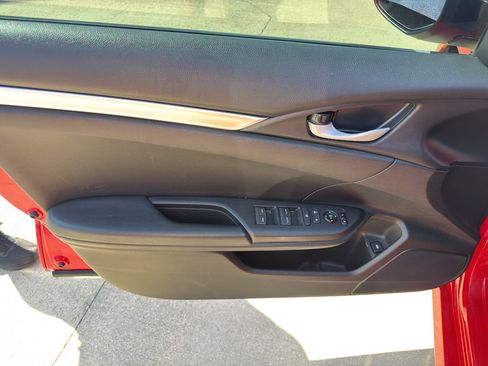 Used 2019 Honda Civic Sport image 11