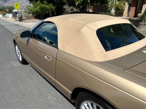 Used 2005 Ford Thunderbird Deluxe RWD image 13