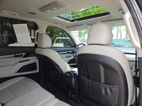 Used 2020 Kia Telluride S w/ S 8 Passenger Seating Package FWD image 17