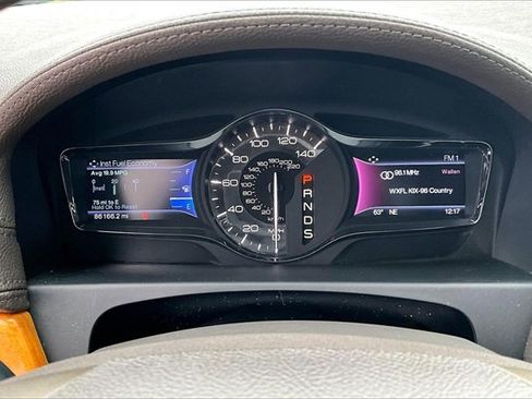 Used 2014 Lincoln MKX FWD w/ Equipment Group 102A image 12