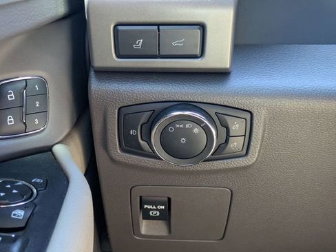 Used 2020 Ford Expedition XLT w/ Equipment Group 202A RWD image 14