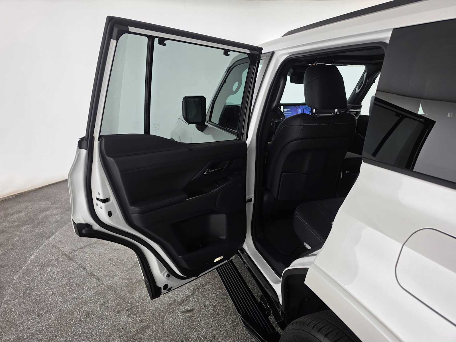 Certified 2026 Lexus GX 550 w/ Cold Area Package AWD/4WD image 17