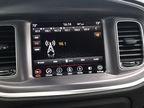 Used 2019 Dodge Charger SXT AWD/4WD image 22