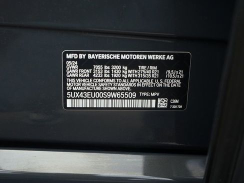 Used 2025 BMW X5 xDrive50e w/ M Sport Package image 35