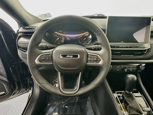 Certified 2025 Jeep Compass Limited w/ Sun & Sound Group AWD/4WD image 19