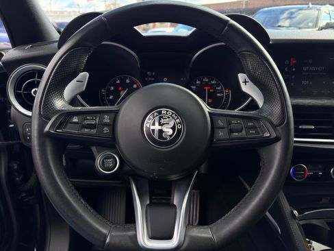 Used 2022 Alfa Romeo Stelvio Sprint image 18