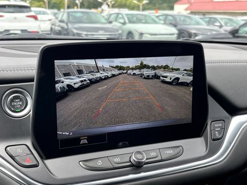 Used 2025 Chevrolet Blazer LT FWD image 24