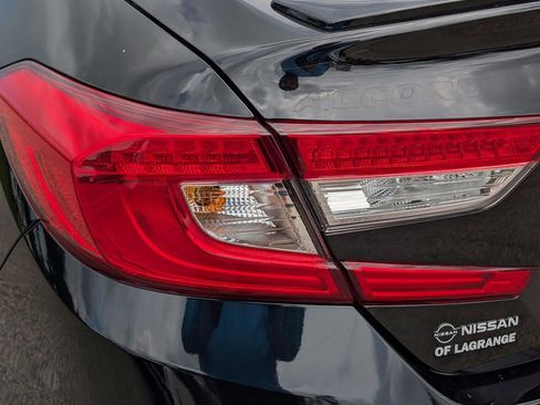 Used 2022 Honda Accord Sport image 11